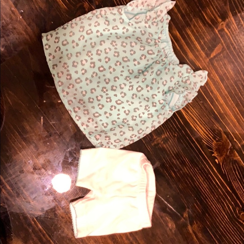 Newborn outfit